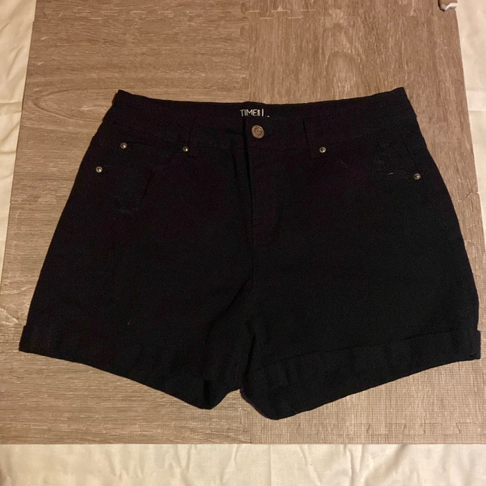 Time and true size 10 black denim shorts
